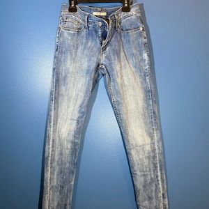 Levi’s 524 Skinny Jeans